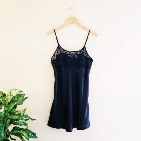 Victoria's Secret Other - VICTORIA'S SECRET gold label black slip